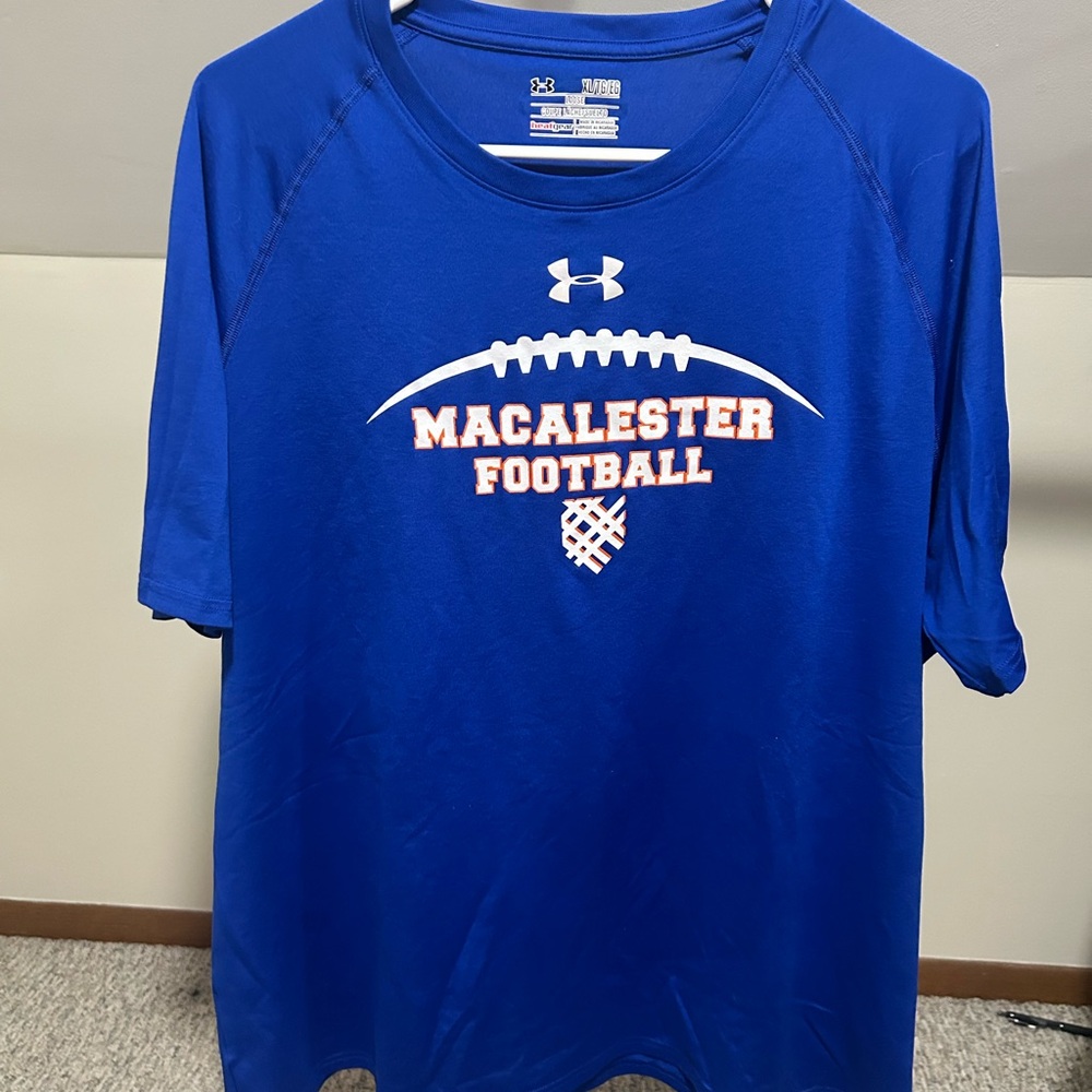 Men’s XL Under Armour Shirt